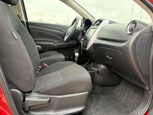 Used 2019 Nissan Versa SV image 32