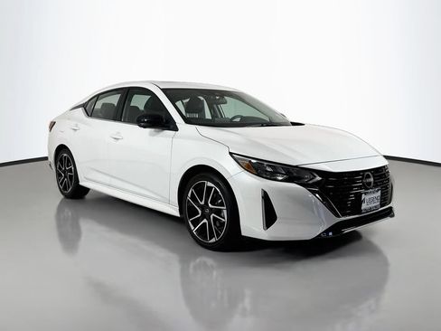 Used 2024 Nissan Sentra SR w/ SR Premium Package FWD image 4