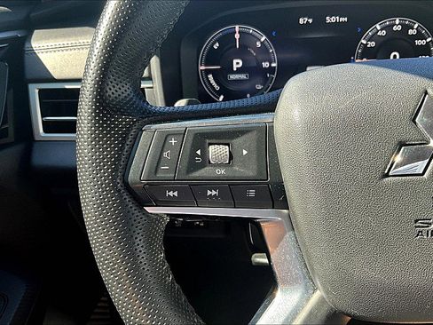 Used 2023 Mitsubishi Outlander SEL AWD/4WD image 29