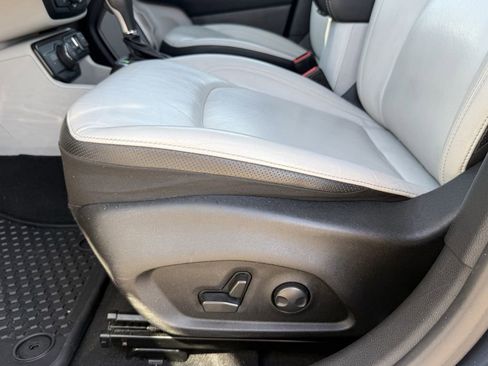 Used 2022 Jeep Renegade Limited image 13