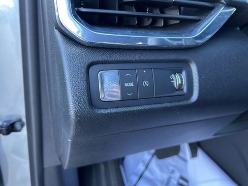 Used 2025 GMC Acadia Elevation image 21