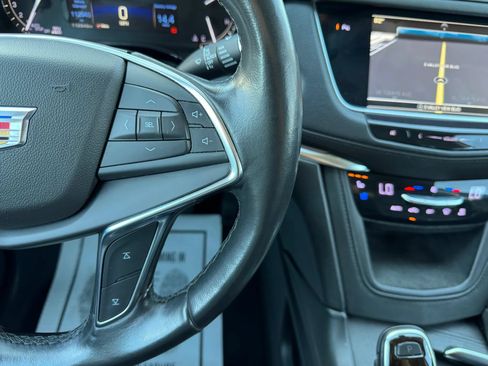 Used 2019 Cadillac XT5 Premium Luxury FWD image 32