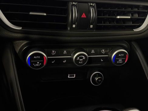 Used 2023 Alfa Romeo Giulia Veloce image 20