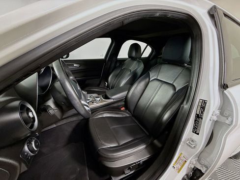 Used 2022 Alfa Romeo Giulia Ti image 23