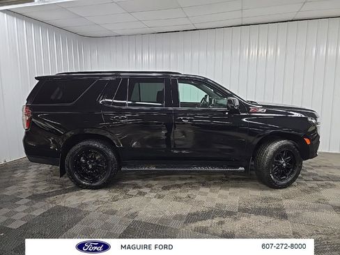 Used 2021 Chevrolet Tahoe Z71 w/ Z71 Signature Package AWD/4WD image 2