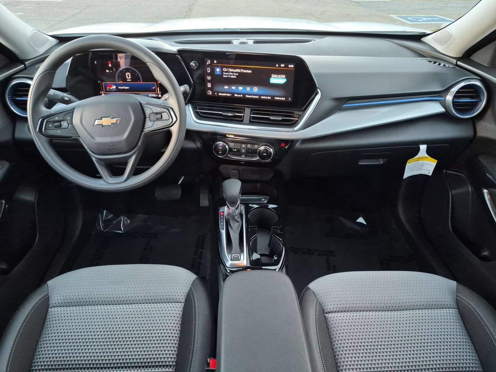 Used 2024 Chevrolet Trax LT FWD image 23