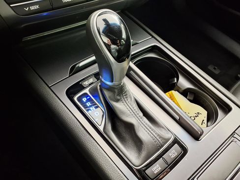 Used 2017 Genesis G80 3.8 RWD image 21