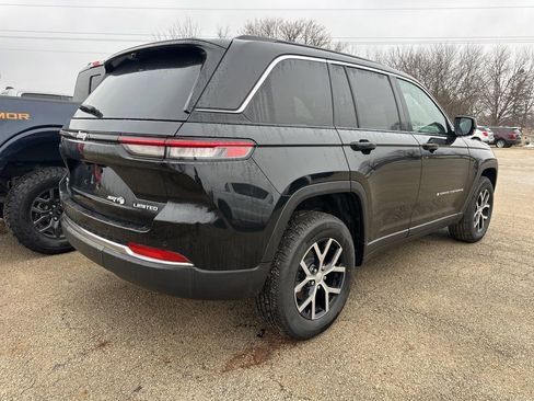 Used 2025 Jeep Grand Cherokee Limited w/ Luxury Tech Group II image 9