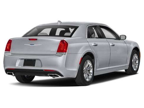 Used 2022 Chrysler 300 Touring L RWD image 11