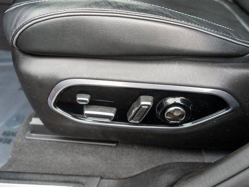 Used 2023 Jeep Grand Cherokee Overland w/ Luxury Tech Group IV image 22