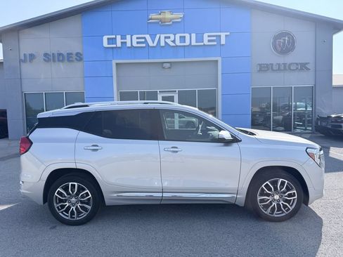 Used 2022 GMC Terrain Denali w/ LPO, Floor Liner Package AWD/4WD image 8