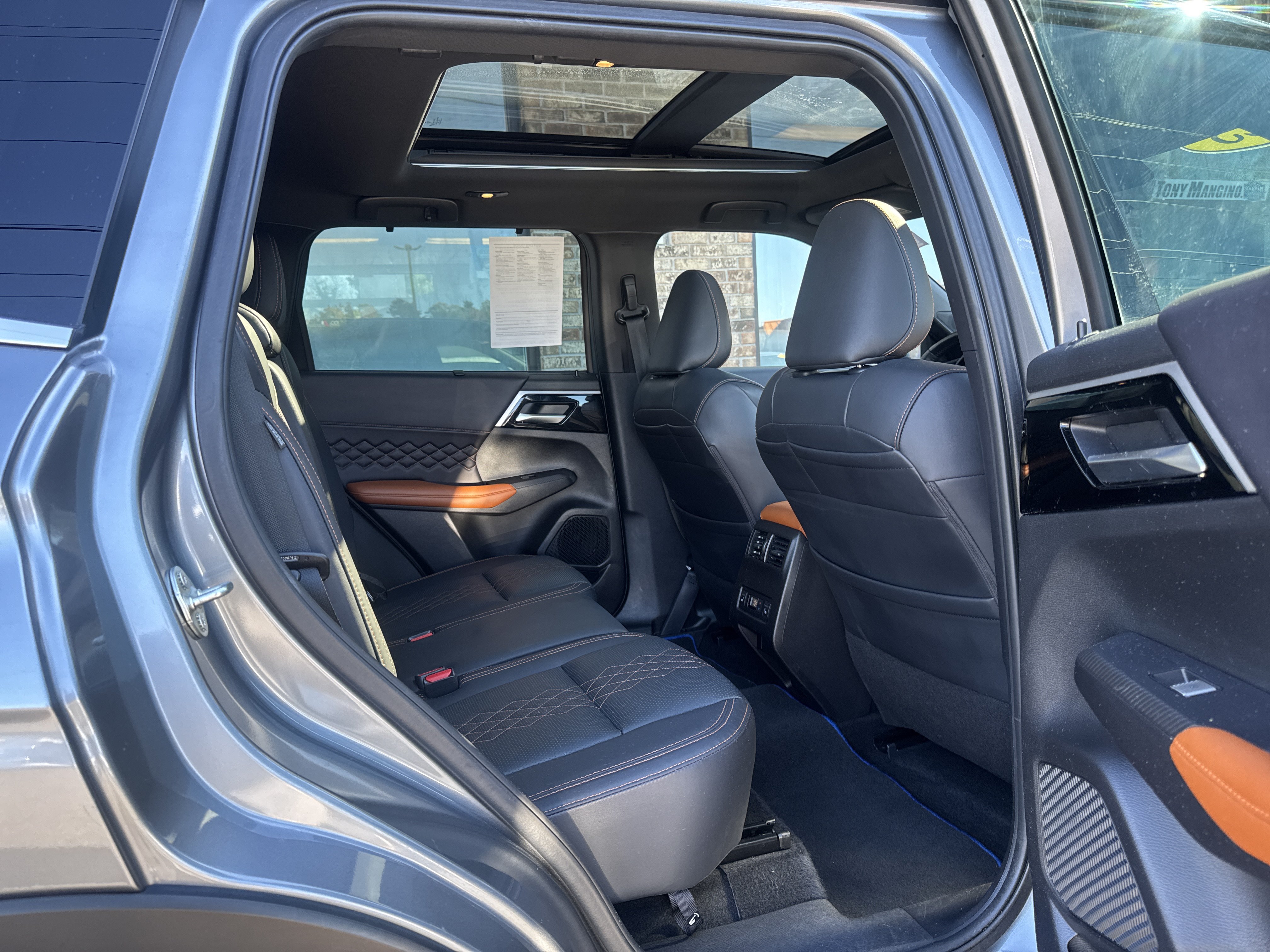 Used 2023 Mitsubishi Outlander SEL AWD/4WD image 14