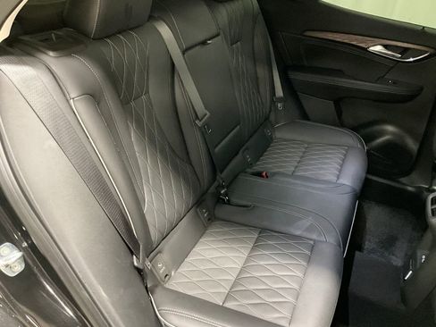 Used 2023 Buick Envision Avenir AWD/4WD image 25