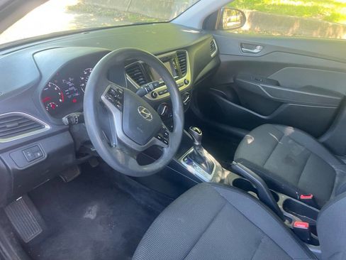 Used 2019 Hyundai Accent SE FWD image 9