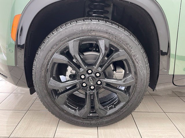 New 2027 Chevrolet Traverse RS w/ LPO, Floor Liner Package AWD/4WD image 8