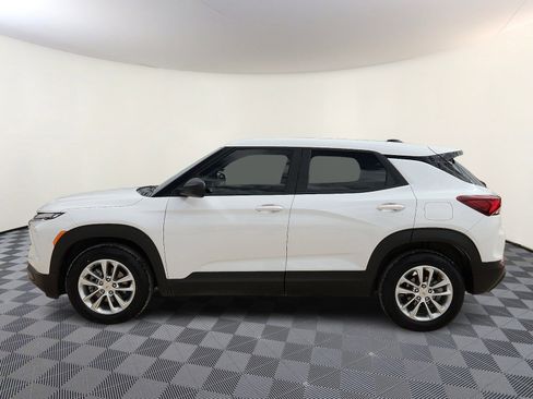 Used 2024 Chevrolet TrailBlazer LS w/ LS Convenience Package image 2