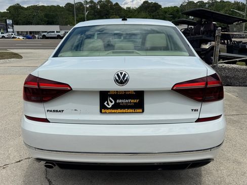 Used 2018 Volkswagen Passat 2.0T R-Line w/ R-Line Lighting Package FWD image 6