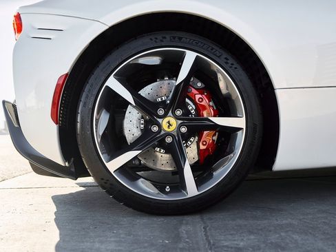 Used 2022 Ferrari SF90 Stradale image 32