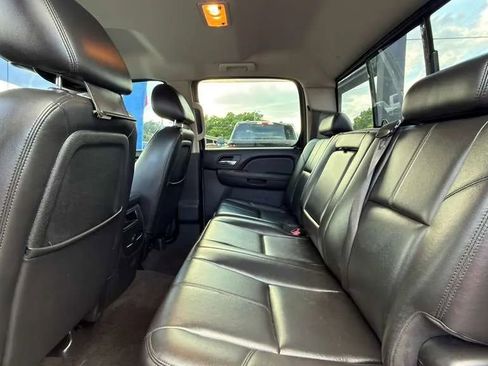 Used 2011 GMC Sierra 3500 SLT w/ SLT Convenience Package AWD/4WD image 10