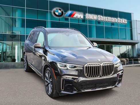 Used 2022 BMW X7 M50i w/ Dynamic Handling Package image 3