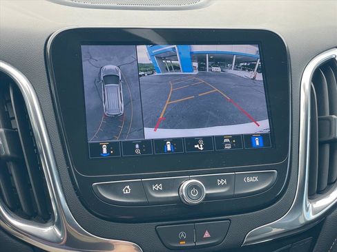 Used 2023 Chevrolet Equinox Premier FWD image 16