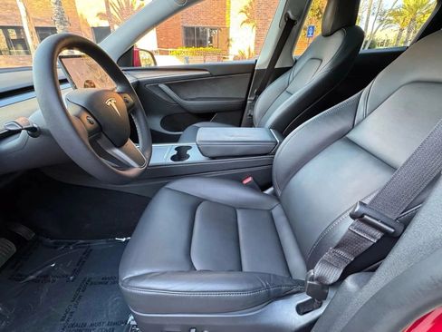 Used 2022 Tesla Model Y Long Range AWD/4WD image 7