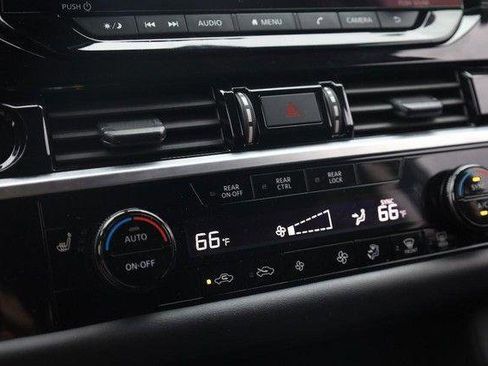Certified 2025 Nissan Pathfinder SV FWD image 15