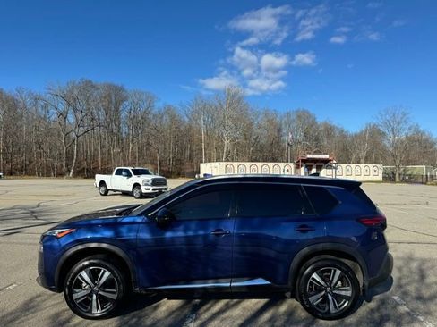 Used 2022 Nissan Rogue SL image 9