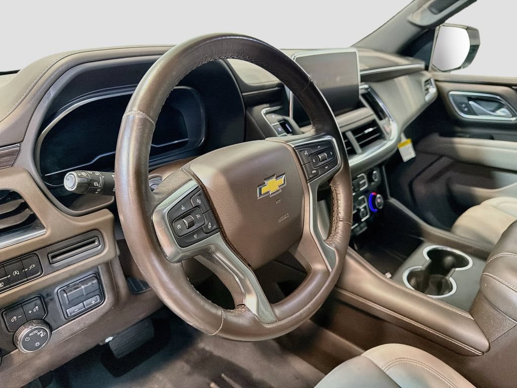 Used 2022 Chevrolet Suburban LT w/ LT Signature Package AWD/4WD image 11