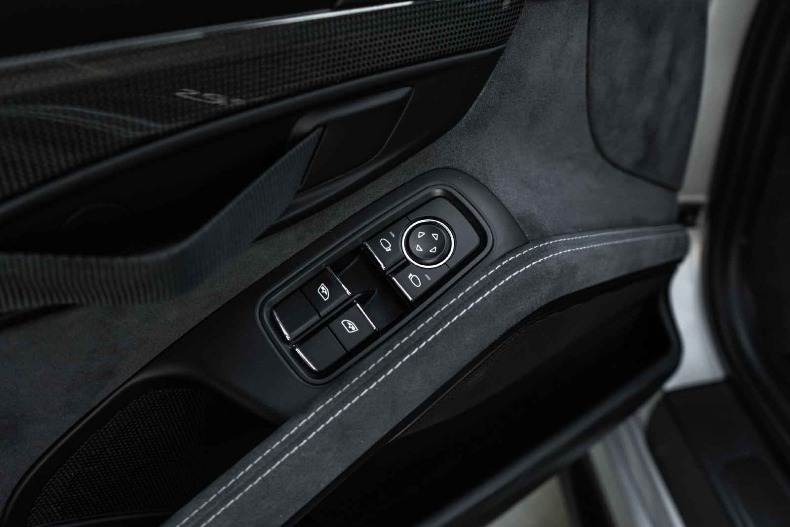 Used 2019 Porsche 911 GT2 RS RWD image 25