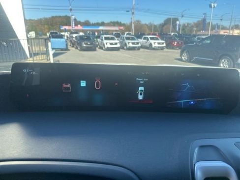 New 2025 Ford Expedition Active image 21