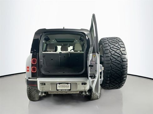 Used 2024 Land Rover Defender 110 SE AWD/4WD image 27