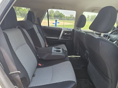 Used 2016 Toyota 4Runner SR5 AWD/4WD image 37