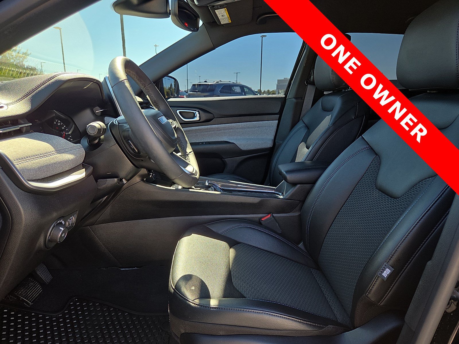 Used 2025 Jeep Compass Latitude w/ Convenience Group AWD/4WD image 15