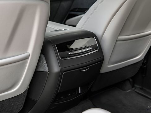 Used 2025 Cadillac Escalade V w/ LPO, ONYX Package AWD/4WD image 77