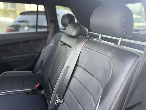 Used 2022 Volkswagen Tiguan SEL R-Line AWD/4WD image 38