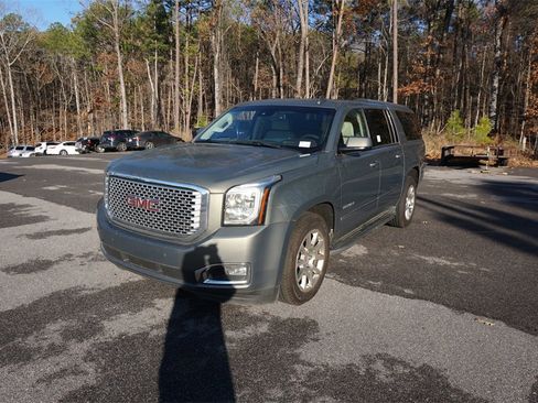 Used 2017 GMC Yukon XL Denali image 25