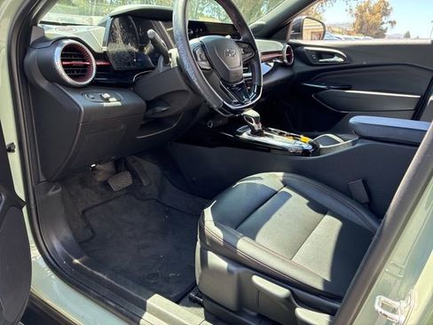 Used 2024 Chevrolet Trax RS w/ Sunroof Package image 8