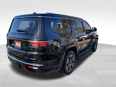 Used 2024 Jeep Wagoneer Series II image 5