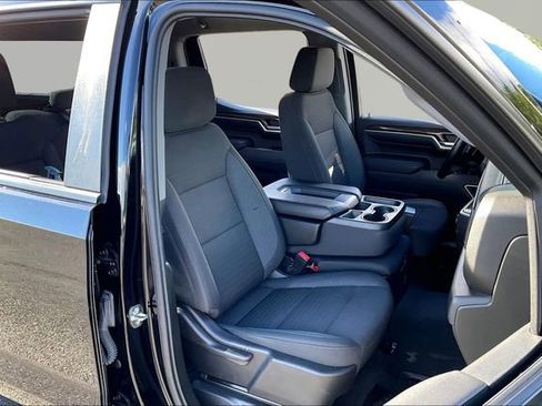 Used 2022 Chevrolet Silverado 1500 LT AWD/4WD image 19