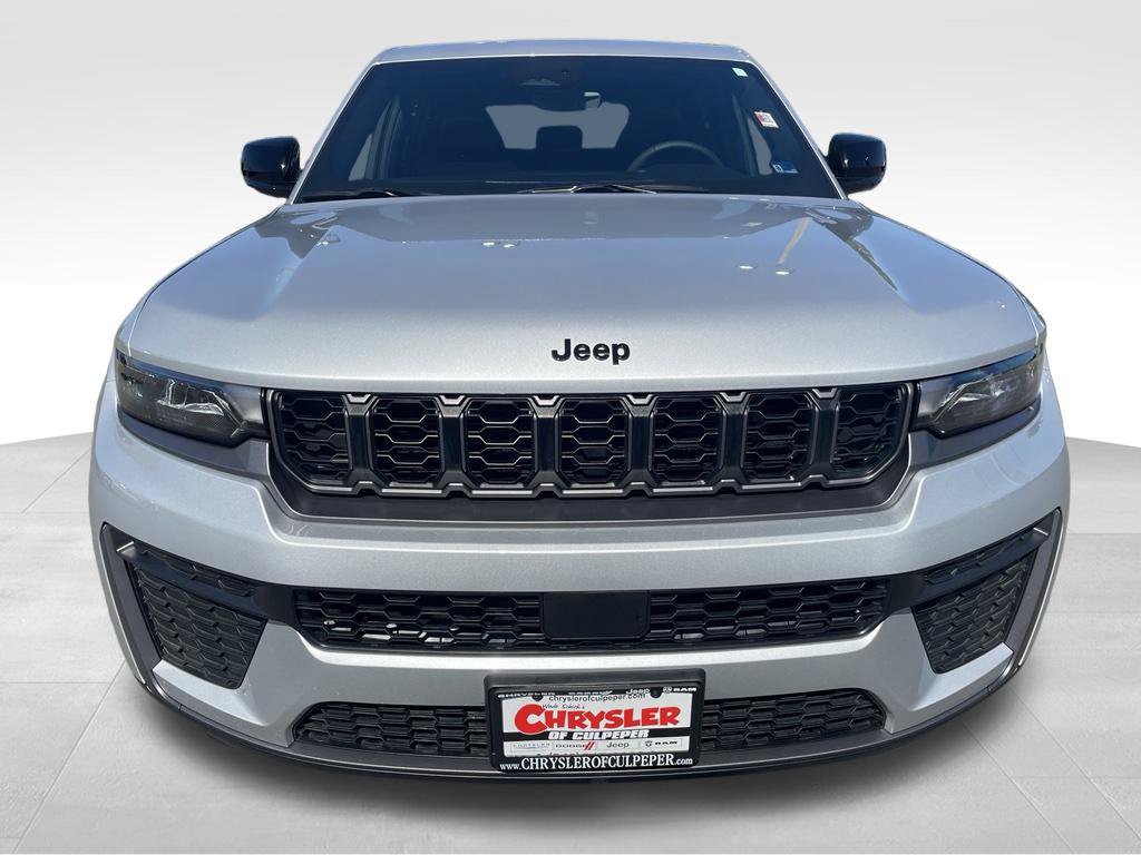 Used 2026 Jeep Grand Cherokee Altitude AWD/4WD image 21