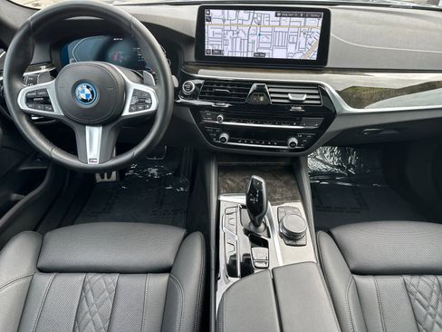 Used 2023 BMW 530e 530e iPerformance w/ M Sport Package image 13
