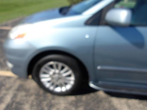 Used 2008 Toyota Sienna XLE Limited image 38