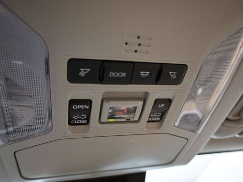 Used 2025 Toyota RAV4 XLE Premium FWD image 31