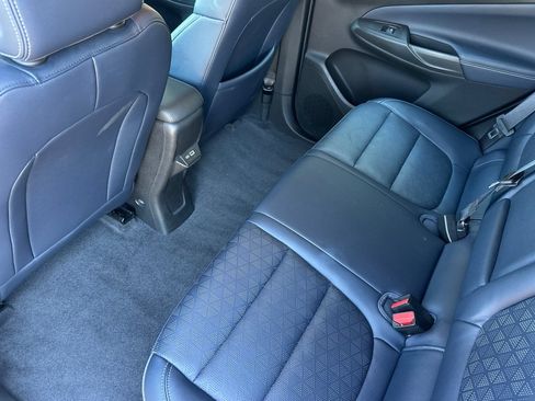 Used 2022 Chevrolet Bolt EUV LT w/ Convenience Package FWD image 14