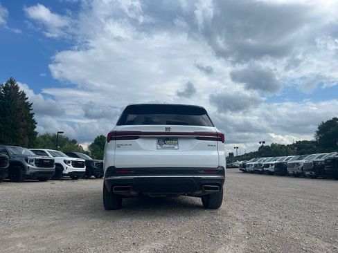 Used 2025 Buick Enclave Preferred AWD/4WD image 11