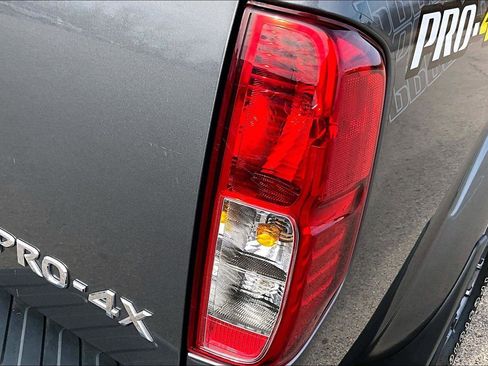 Used 2019 Nissan Frontier PRO-4X image 31