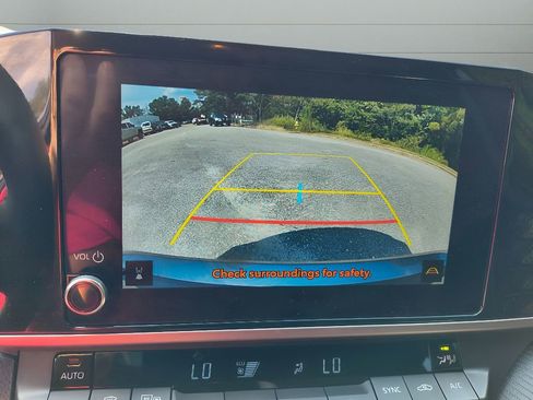 Used 2025 Toyota Camry SE image 23