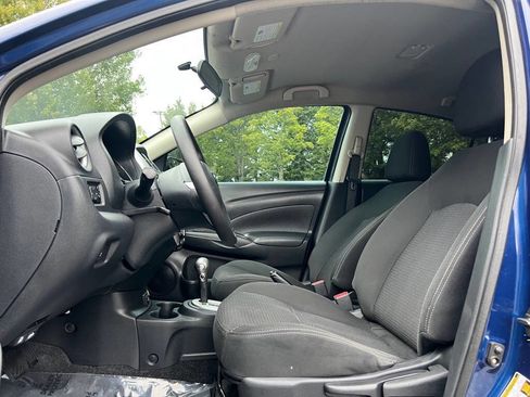 Used 2018 Nissan Versa SV image 9