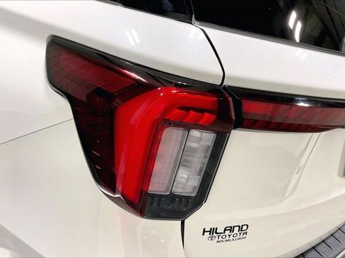 Used 2025 Ford Explorer ST-Line image 30